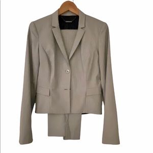 Elie Tahari Peplum Summer Blazer (size 6)